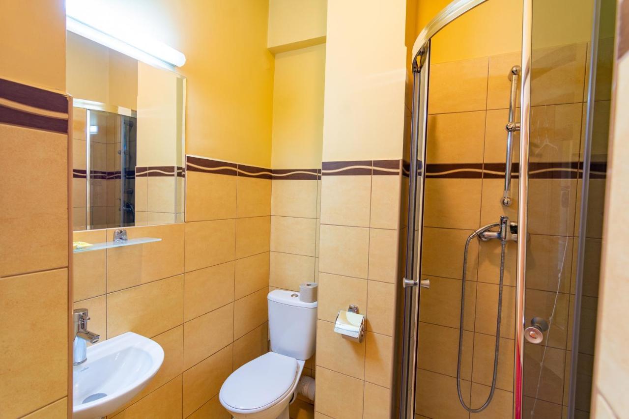 Hotel Dom Sportowca Blonie - Mosir Sanok Exteriér fotografie