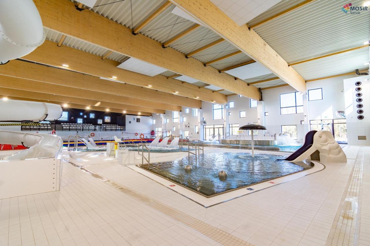 Hotel Dom Sportowca Blonie - Mosir Sanok Exteriér fotografie