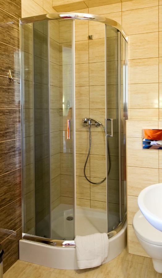 Hotel Dom Sportowca Blonie - Mosir Sanok Exteriér fotografie